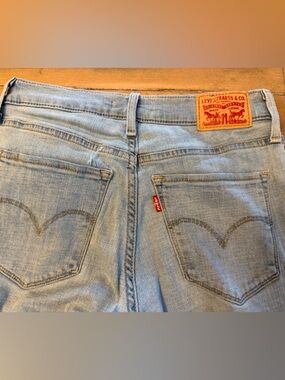 Levi's Light Blue Skinny Jeans - Women's Stretch